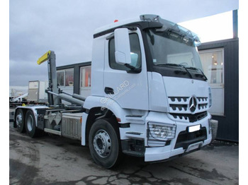 Kamion sa hidrauličnom kukom MERCEDES-BENZ Arocs