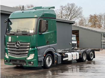 Kamion za prevoz kontejnera/ Kamion sa promenjivim sandukom MERCEDES-BENZ Actros 2536