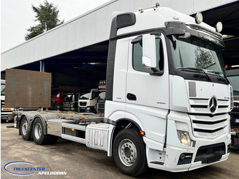 Kamion za prevoz kontejnera/ Kamion sa promenjivim sandukom MERCEDES-BENZ Actros 2551