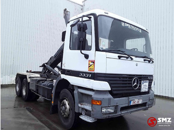 Kamion za prevoz kontejnera/ Kamion sa promenjivim sandukom MERCEDES-BENZ Actros 3331
