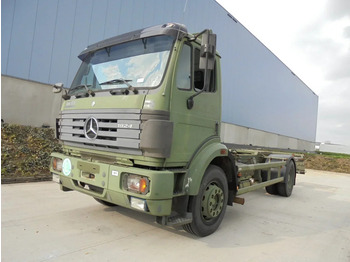 Kamion za prevoz kontejnera/ Kamion sa promenjivim sandukom MERCEDES-BENZ SK