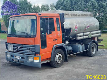 Kamion cisterna VOLVO FL6