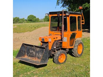 Kubota B7100D - Komunalni traktor: slika 1