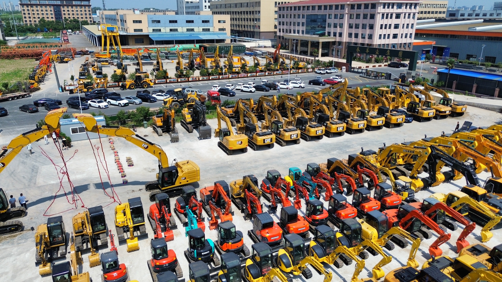 Toaks International Trading Company - Kamioni SINOTRUK - Godina: 2017, Euro 4 undefined: slika 2