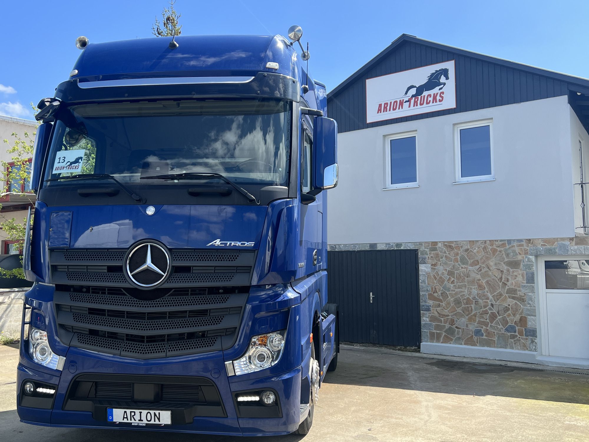 ARION TRUCKS GmbH - vozila za prodaju undefined: slika 1