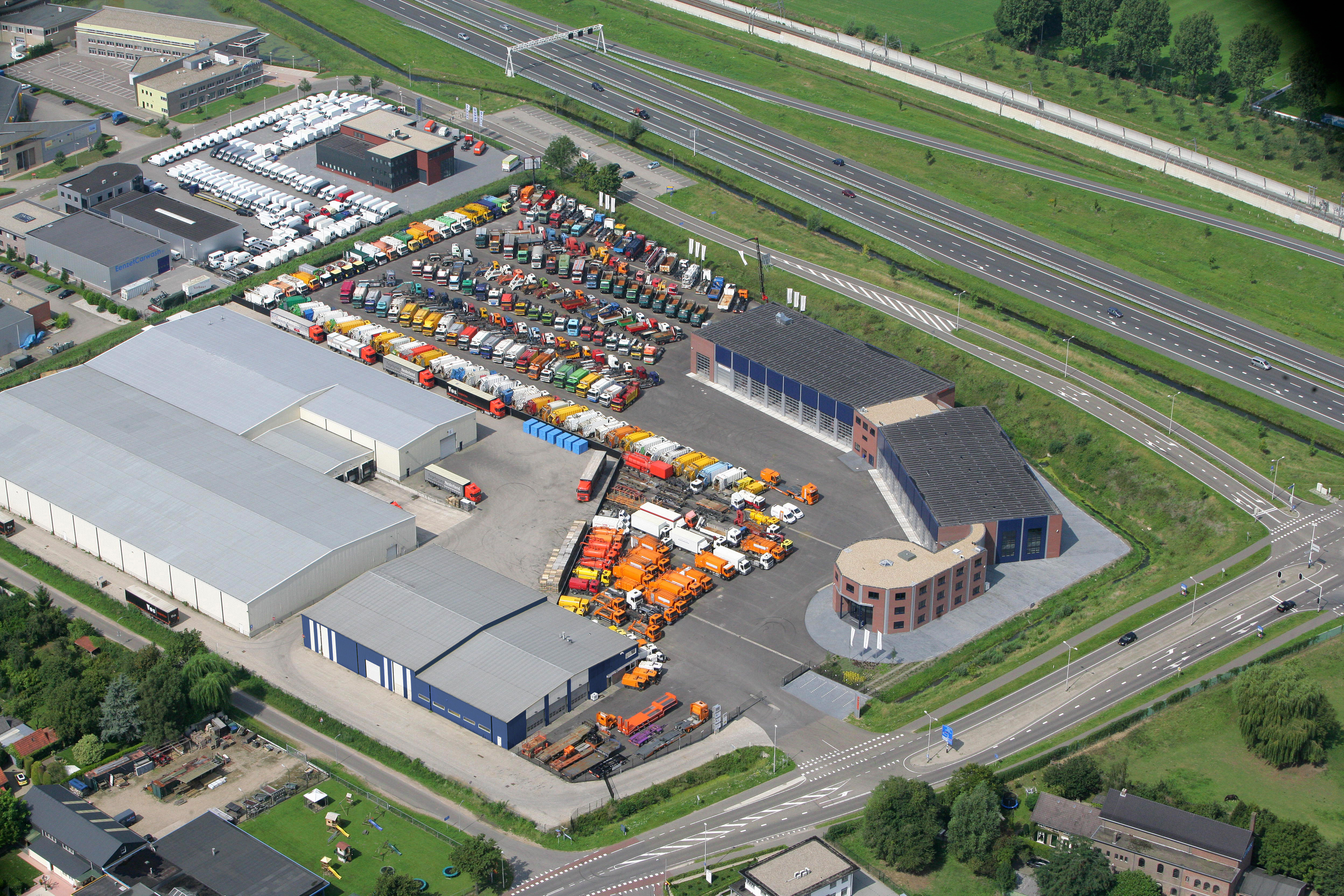 CLEAN MAT TRUCKS B.V. - Druge mašine MERCEDES-BENZ - benzin undefined: slika 1