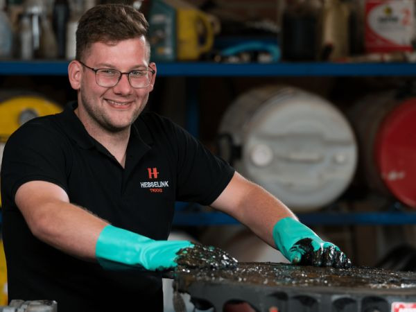 Hesselink Trucks B.V. - Tegljači IVECO - Holandija undefined: slika 3