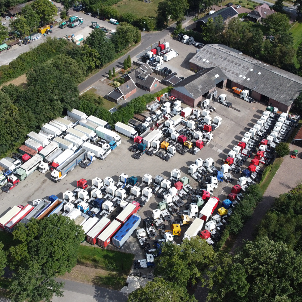 Hesselink Trucks B.V. - Tegljači IVECO - Holandija undefined: slika 7