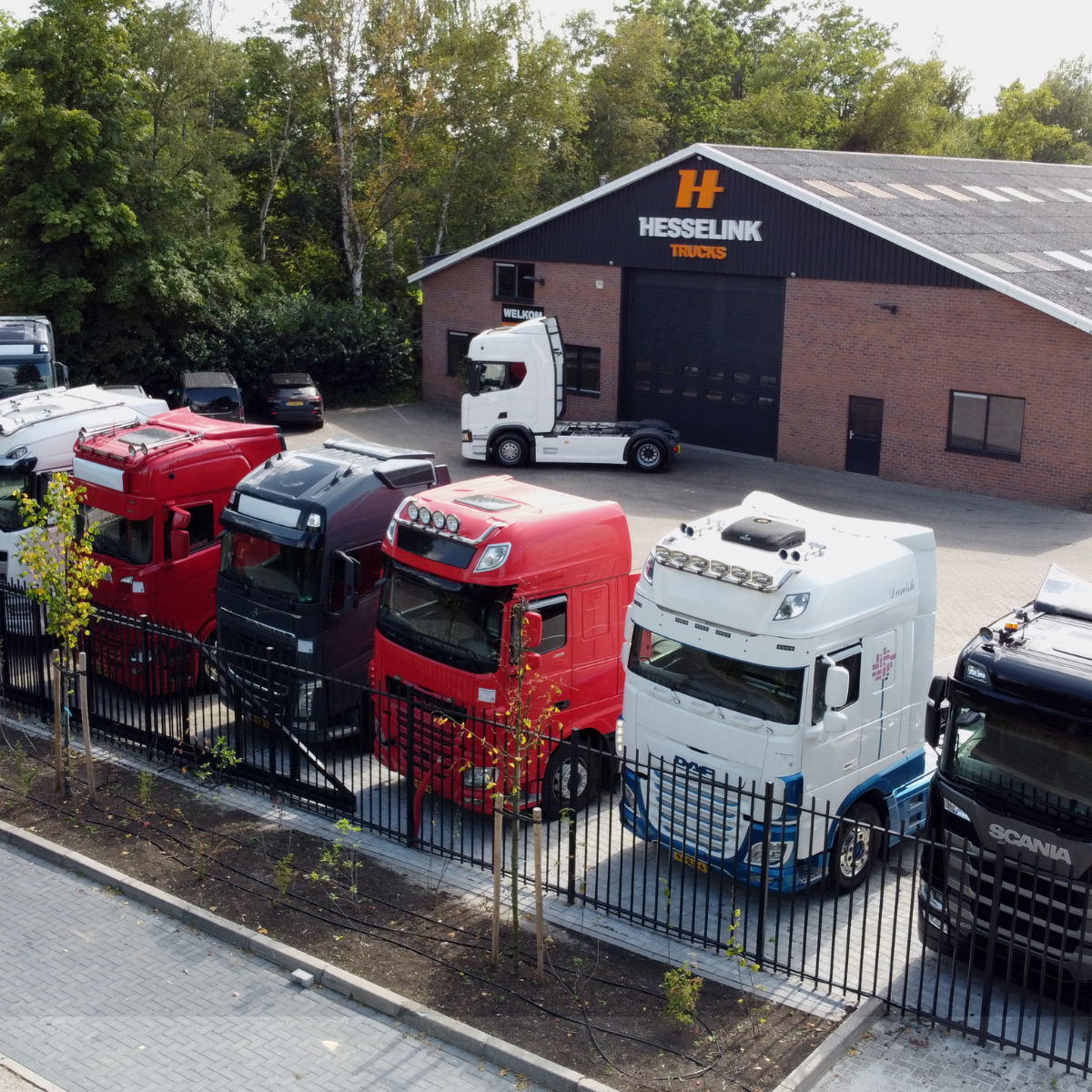 Hesselink Trucks B.V. - Tegljači IVECO - Holandija undefined: slika 8