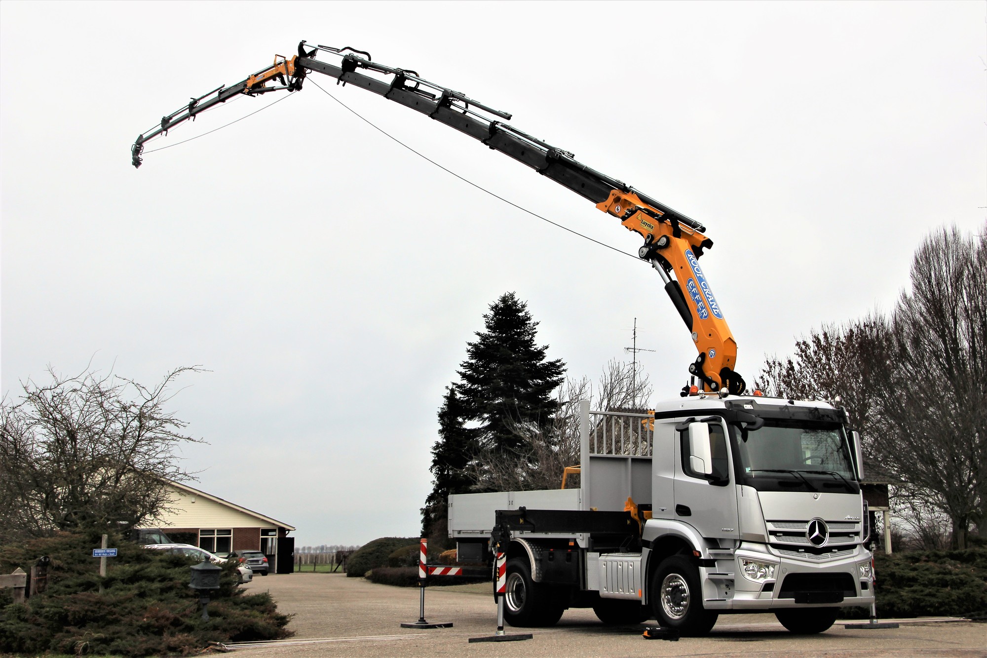 Handelshuis Deko BV - Dostavna vozila MERCEDES-BENZ undefined: slika 2