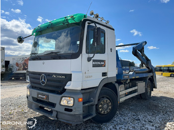 Kamion za utovaranje kontejnera MERCEDES-BENZ Actros 1832