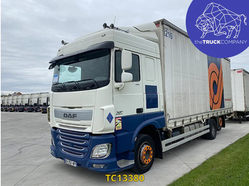 Kamion sa ceradom DAF XF 105 460