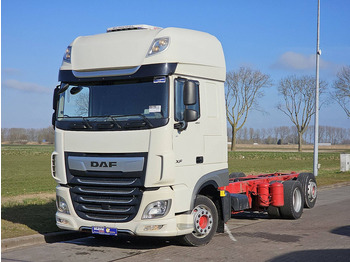 Kamion sa golom šasijom i zatvorenom kabinom DAF XF 480 SSC 6X2 FAR INTARDER: slika 2 Kamion sa golom šasijom i zatvorenom kabinom DAF XF 480 SSC 6X2 FAR INTARDER: slika 2