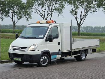 Dostavno vozilo s ravnom platformom Iveco Daily 40C15 XL FASSI laadkraan: slika 2 Dostavno vozilo s ravnom platformom Iveco Daily 40C15 XL FASSI laadkraan: slika 2