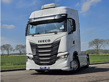 Tegljač IVECO S-WAY