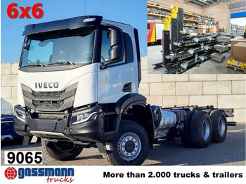 Kamion sa hidrauličnom kukom IVECO T-WAY