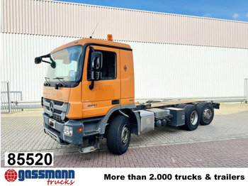 Kamion sa golom šasijom i zatvorenom kabinom MERCEDES-BENZ Actros 2541