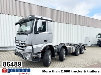 Kamion sa golom šasijom i zatvorenom kabinom MERCEDES-BENZ Arocs