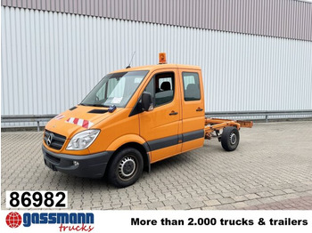 Kamion sa golom šasijom i zatvorenom kabinom MERCEDES-BENZ Sprinter 313