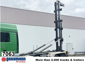 Kamion sa hidrauličnom kukom