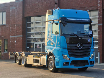 Kamion za prevoz kontejnera/ Kamion sa promenjivim sandukom MERCEDES-BENZ Actros 2553