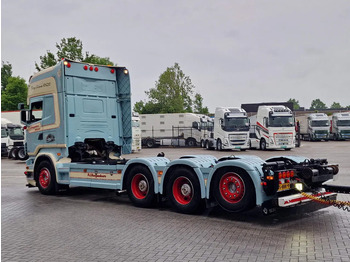 Kamion sa golom šasijom i zatvorenom kabinom Scania R620 Topline 8x4 - Retarder - Full air - Custom interior - Show truck - HUB reduction: slika 4 Kamion sa golom šasijom i zatvorenom kabinom Scania R620 Topline 8x4 - Retarder - Full air - Custom interior - Show truck - HUB reduction: slika 4
