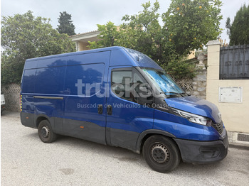 Dostavno vozilo sa zatvorenim sandukom IVECO Daily 35s16