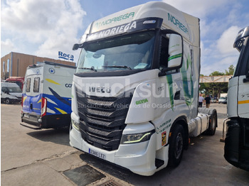 Tegljač IVECO S-WAY