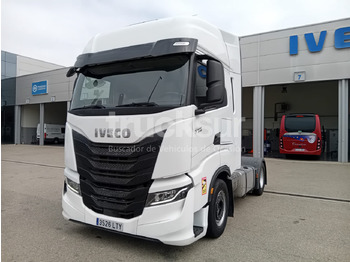 Tegljač IVECO S-WAY