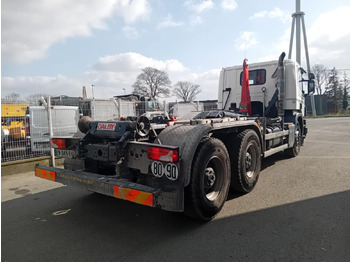 Kamion sa hidrauličnom kukom Scania P 410: slika 2