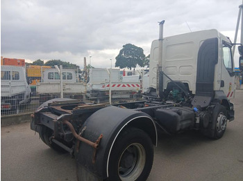 Kamion sa golom šasijom i zatvorenom kabinom Volvo FL 260: slika 5