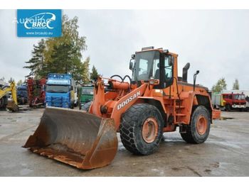 Utovarivač točkaš DAEWOO Mega 300V: slika 1