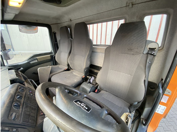 Kamion sa tovarnim sandukom MAN TGL 8.210 4x2 BL: slika 4