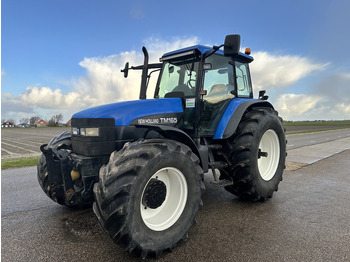 Traktor NEW HOLLAND TM
