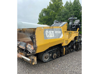 Asfaltni finišer CATERPILLAR AP655F