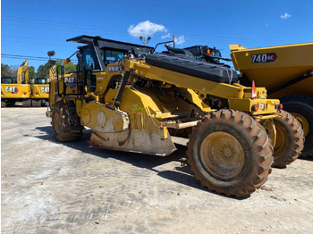 Stabilizator zemljišta CATERPILLAR
