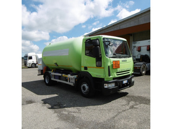 Kamion cisterna IVECO