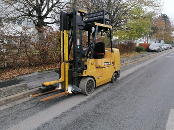 Gasni viljuškar CATERPILLAR GC