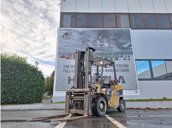 Gasni viljuškar CATERPILLAR GP