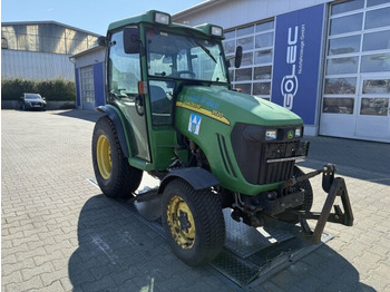 Komunalni traktor JOHN DEERE
