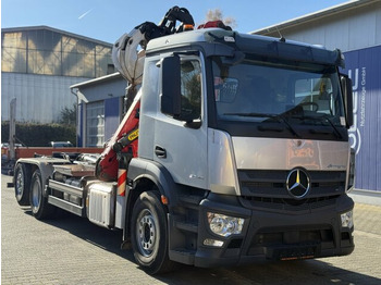 Kamion sa hidrauličnom kukom MERCEDES-BENZ Actros 2546