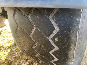 Plato poluprikolica Lag - LAG: slika 3