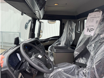 Interior photo 1: Novu Kamion sa golom šasijom i zatvorenom kabinom MAN TGS 33.440 6x4 BB TGS 33.440 6x4 BB Interior photo 1: Novu Kamion sa golom šasijom i zatvorenom kabinom MAN TGS 33.440 6x4 BB TGS 33.440 6x4 BB