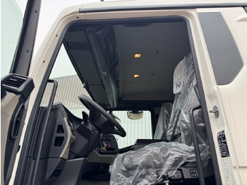 Novu Kamion sa golom šasijom i zatvorenom kabinom MAN TGS 33.440 6x4 BB TGS 33.440 6x4 BB: slika 2 Novu Kamion sa golom šasijom i zatvorenom kabinom MAN TGS 33.440 6x4 BB TGS 33.440 6x4 BB: slika 2