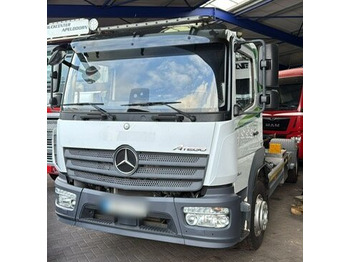 Kamion sa golom šasijom i zatvorenom kabinom MERCEDES-BENZ Atego