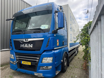 Kamion sa zatvorenim sandukom MAN TGX 26.460
