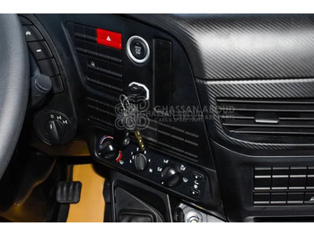 Kamion sa golom šasijom i zatvorenom kabinom Iveco T-WAY AD380T47H 6x4 R24 Tyres Chassis - Barcelona Stock: slika 5 Kamion sa golom šasijom i zatvorenom kabinom Iveco T-WAY AD380T47H 6x4 R24 Tyres Chassis - Barcelona Stock: slika 5