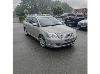Automobil Toyota Avensis: slika 2