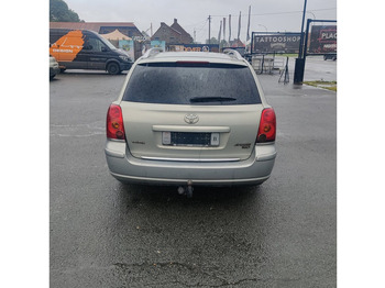 Automobil Toyota Avensis: slika 5