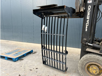 Kabina i enterijer CATERPILLAR